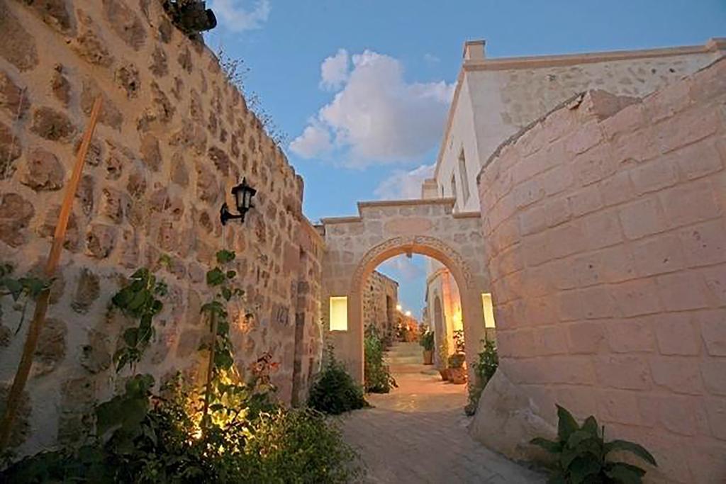 Blue Valley Cave Hotel Ürgüp Ngoại thất bức ảnh